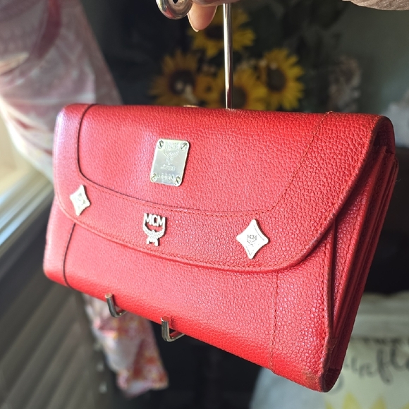 MCM Wallet  GUC - Picture 3 of 16